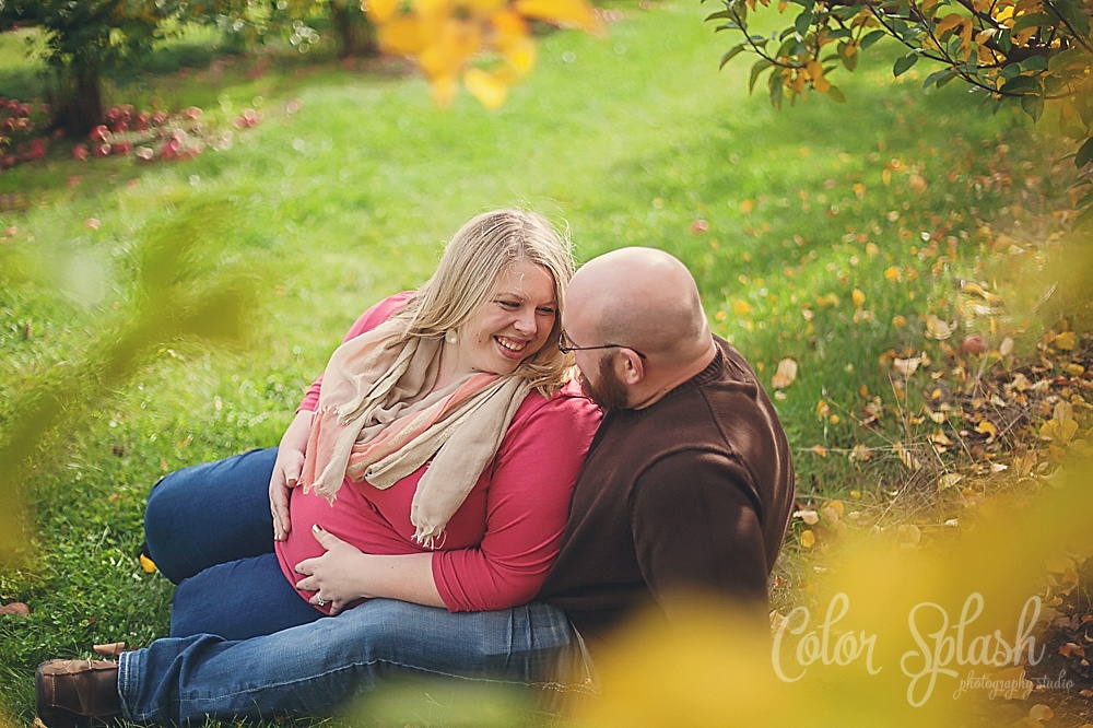 Color Splash Studio | Maternity Pregnancy Photos Kalamazoo 