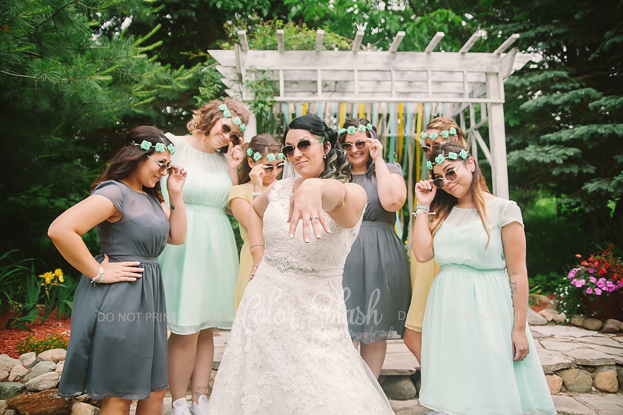 bridesmaids poses