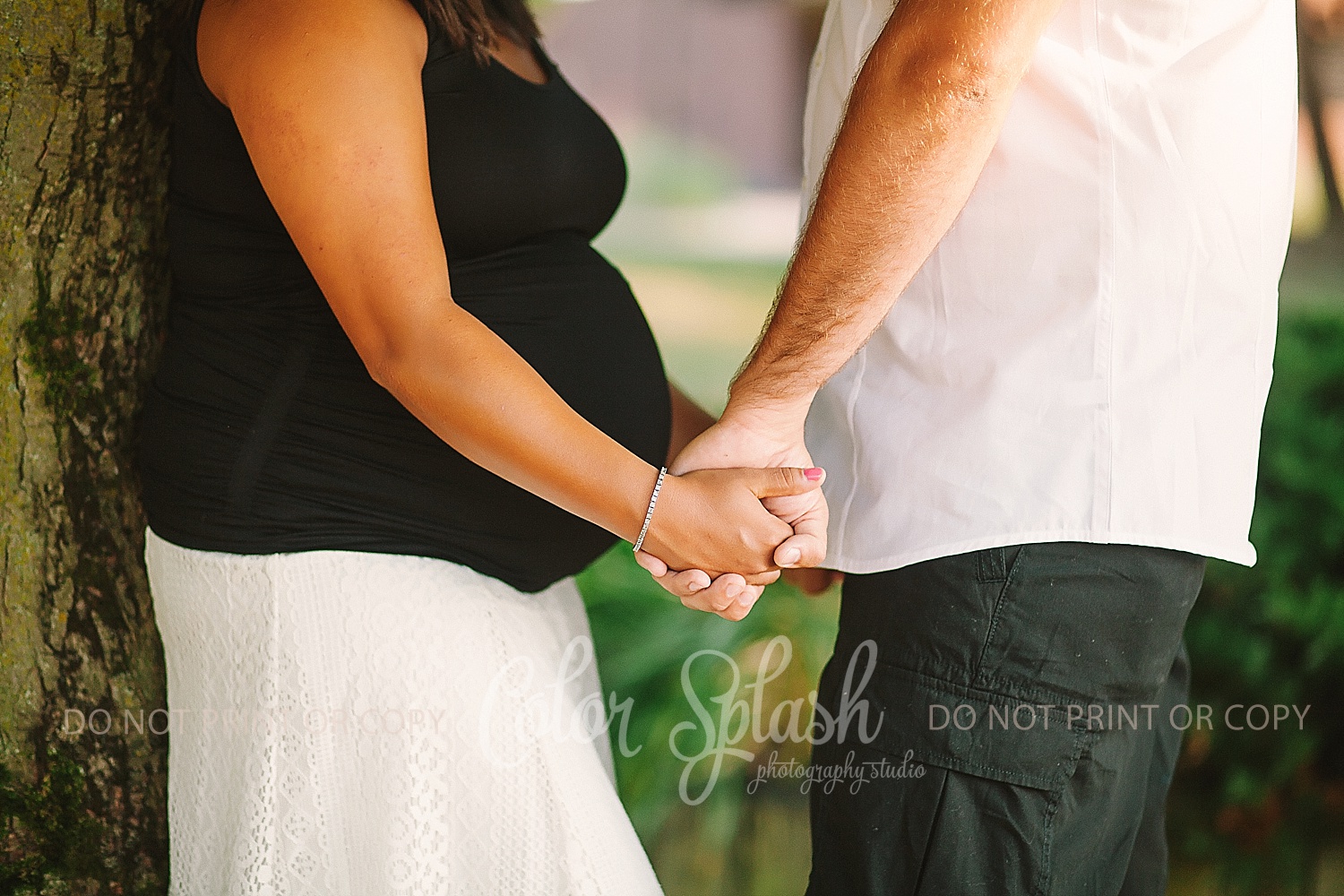 maternity photos on lake michigan