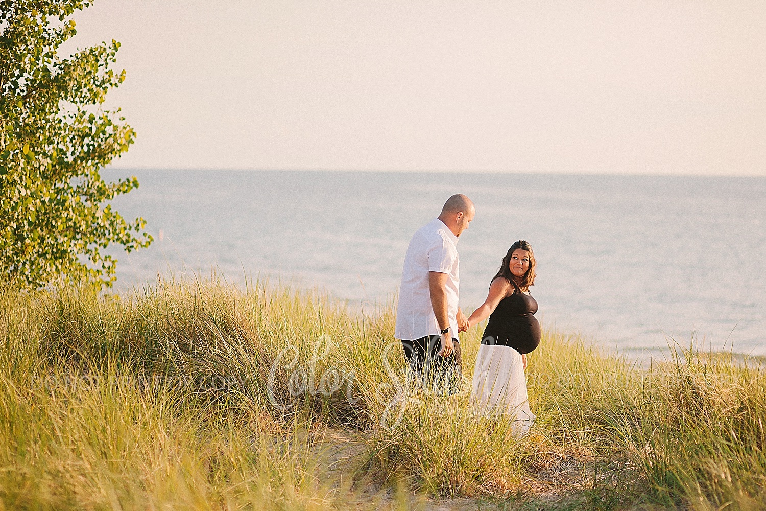 maternity photos on lake michigan