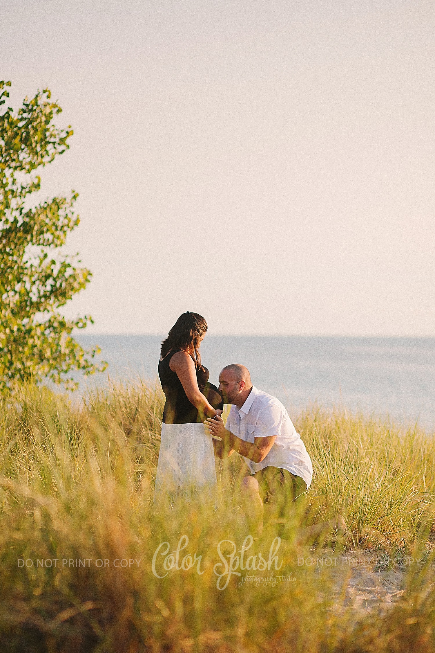 maternity photos on lake michigan