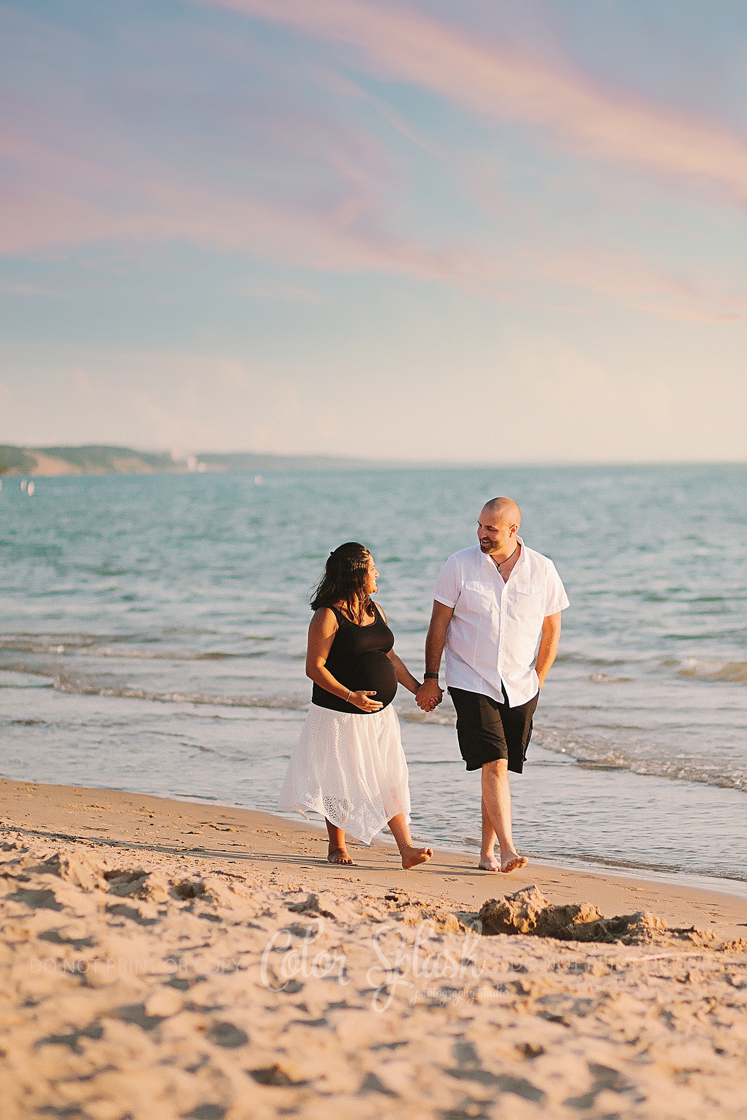 maternity photos on lake michigan