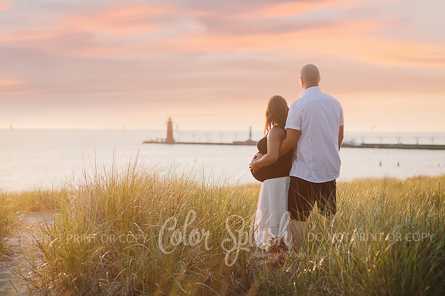 maternity photos on lake michigan